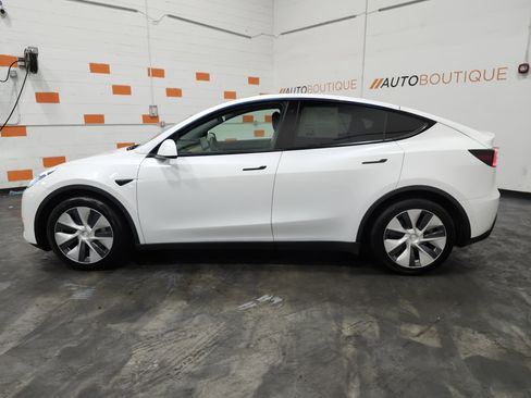 Used 2021 Tesla Model Y Long Range AWD/4WD image 7