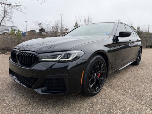 Used 2023 BMW 530i w/ M Sport Package image 11