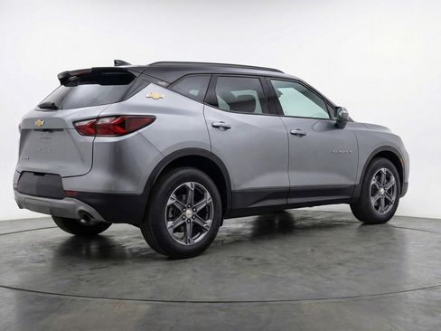 Used 2025 Chevrolet Blazer LT image 9