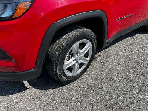 Used 2023 Jeep Compass Sport AWD/4WD image 3