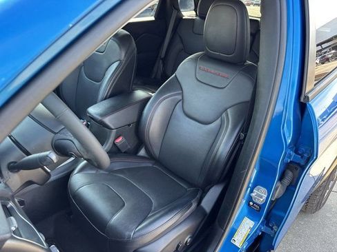 Used 2022 Jeep Cherokee Trailhawk w/ Premium Leather Package image 21