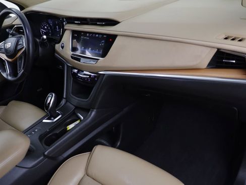 Used 2018 Cadillac XT5 Platinum w/ Driver Assist Package image 20