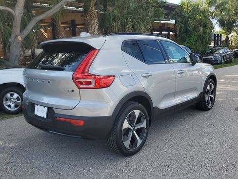 Used 2025 Volvo XC40 B5 Plus AWD/4WD image 5