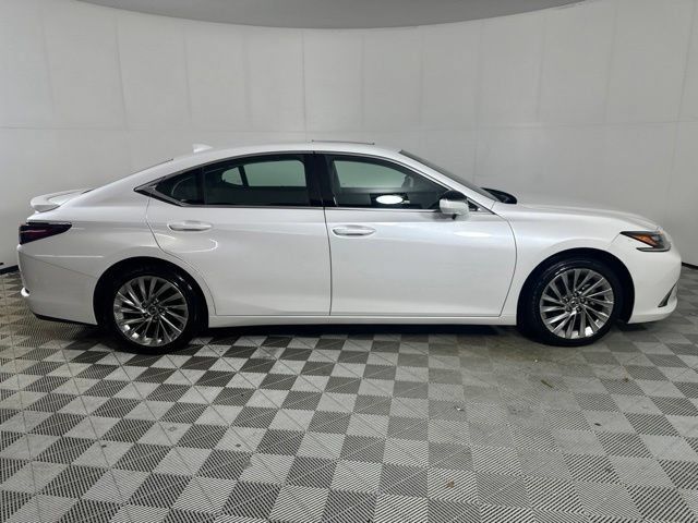 Used 2023 Lexus ES 350 Ultra Luxury w/ Accessory Package (Z2) FWD image 11