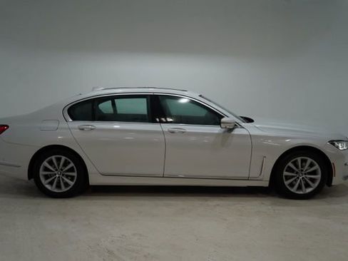 Used 2020 BMW 745e xDrive image 8