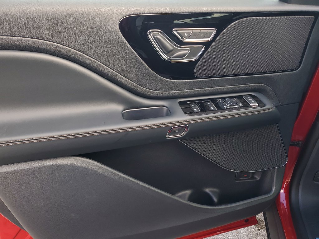 New 2025 Lincoln Aviator 2WD w/ Jet Appearance Package image 19