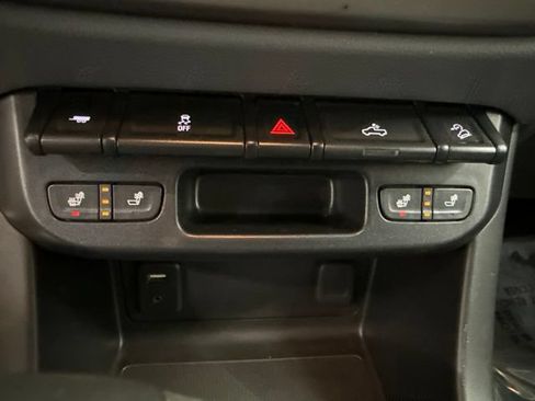 Used 2017 Chevrolet Colorado Z71 AWD/4WD image 33