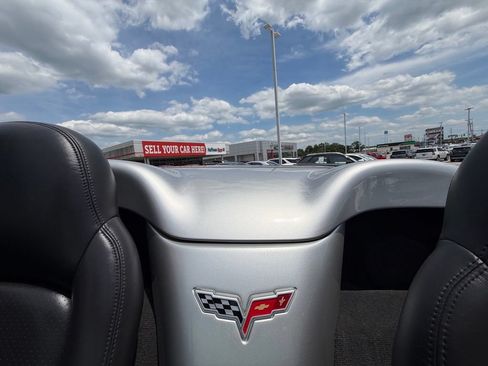 Used 2005 Chevrolet Corvette Convertible w/ Preferred Equipment Group RWD image 11
