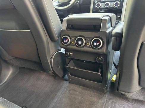 Used 2017 Land Rover Discovery HSE Luxury AWD/4WD image 34