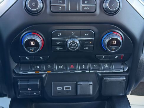 Used 2020 Chevrolet Silverado 1500 LT Trail Boss image 28