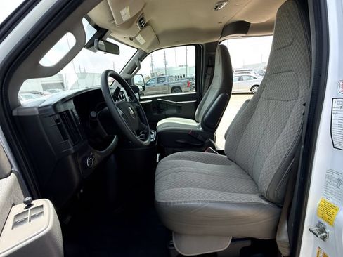 Used 2025 Chevrolet Express 3500 LT w/ LT Preferred Equipment Group RWD image 21
