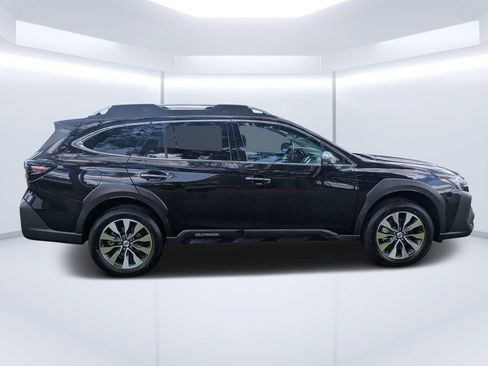Used 2023 Subaru Outback Touring AWD/4WD image 2