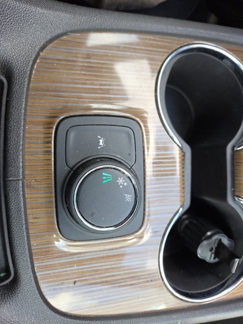 Used 2023 GMC Acadia SLE FWD image 29