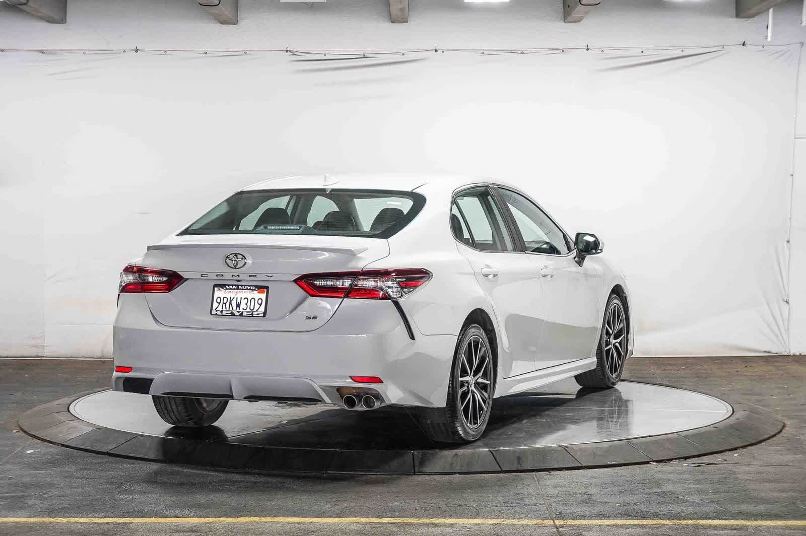 Certified 2022 Toyota Camry SE FWD image 4