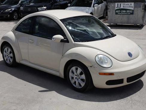 Used 2008 Volkswagen Beetle S FWD image 9