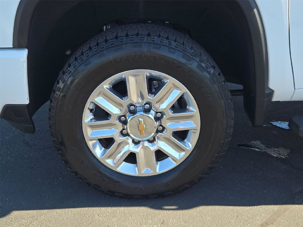 Certified 2024 Chevrolet Silverado 2500 High Country w/ High Country Premium Package AWD/4WD image 26