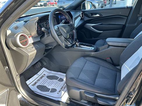 Certified 2024 Chevrolet Trax RS w/ Driver Confidence Package FWD image 12