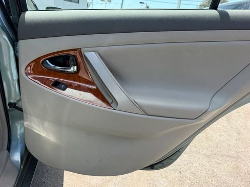 Used 2011 Toyota Camry XLE w/ SE/XLE Extra-Value Pkg FWD image 16