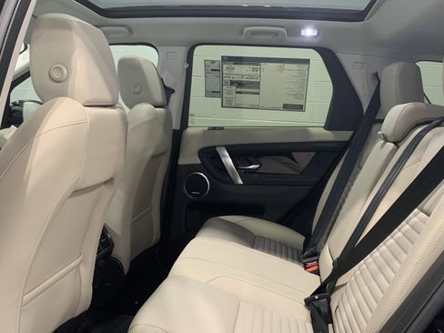 New 2025 Land Rover Discovery Sport S image 6