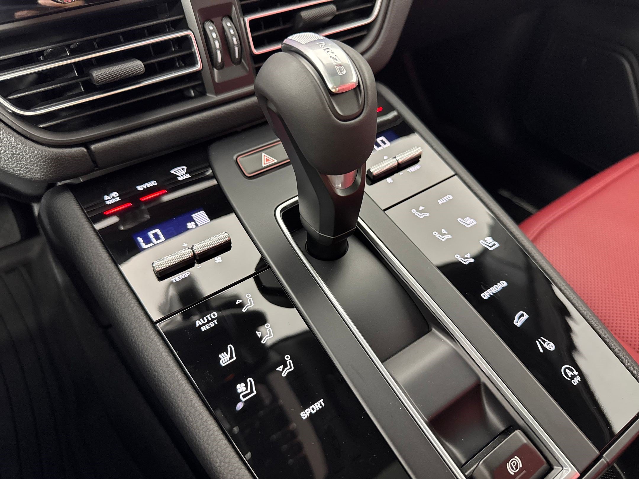 Certified 2026 Porsche Macan AWD/4WD image 20