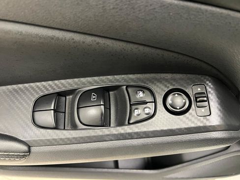 Used 2025 Nissan Altima 2.5 SV FWD image 45