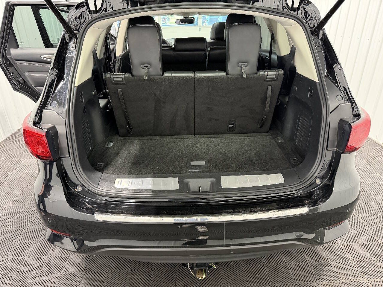 Used 2019 INFINITI QX60 Luxe w/ Essential Package AWD/4WD image 11