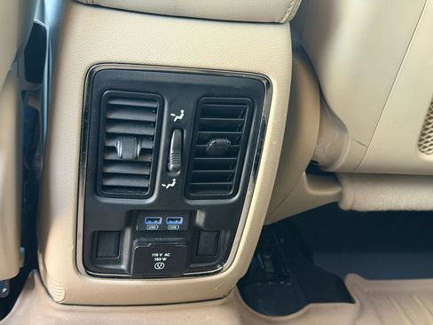 Used 2021 Jeep Grand Cherokee Limited w/ Trailer Tow Group IV image 19