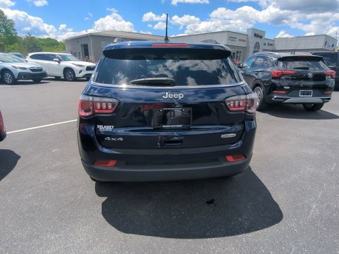 Used 2021 Jeep Compass Latitude w/ Convenience Group AWD/4WD image 7