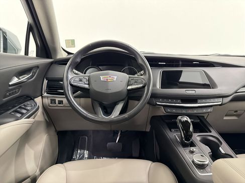 Used 2023 Cadillac XT4 Premium Luxury FWD image 17