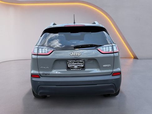 Used 2020 Jeep Cherokee Latitude Plus AWD/4WD image 4