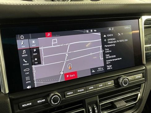 Used 2021 Porsche Macan image 31