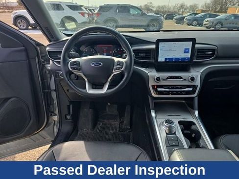 Used 2023 Ford Explorer XLT w/ Equipment Group 202A image 17