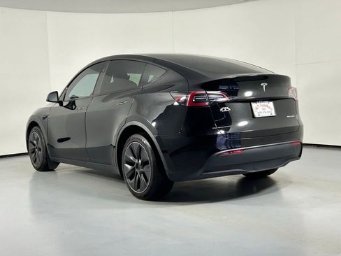 Used 2024 Tesla Model Y Long Range image 5