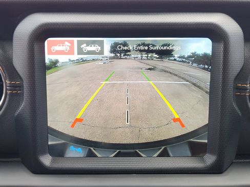 Used 2023 Jeep Wrangler Unlimited Sahara AWD/4WD image 25