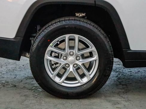 New 2025 Jeep Grand Cherokee L Laredo w/ Luxury Tech Group I image 12