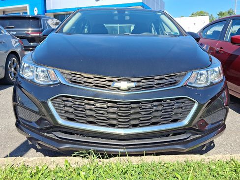 Used 2018 Chevrolet Cruze LS FWD image 2