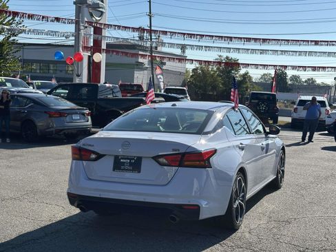 Used 2023 Nissan Altima 2.5 SR image 5
