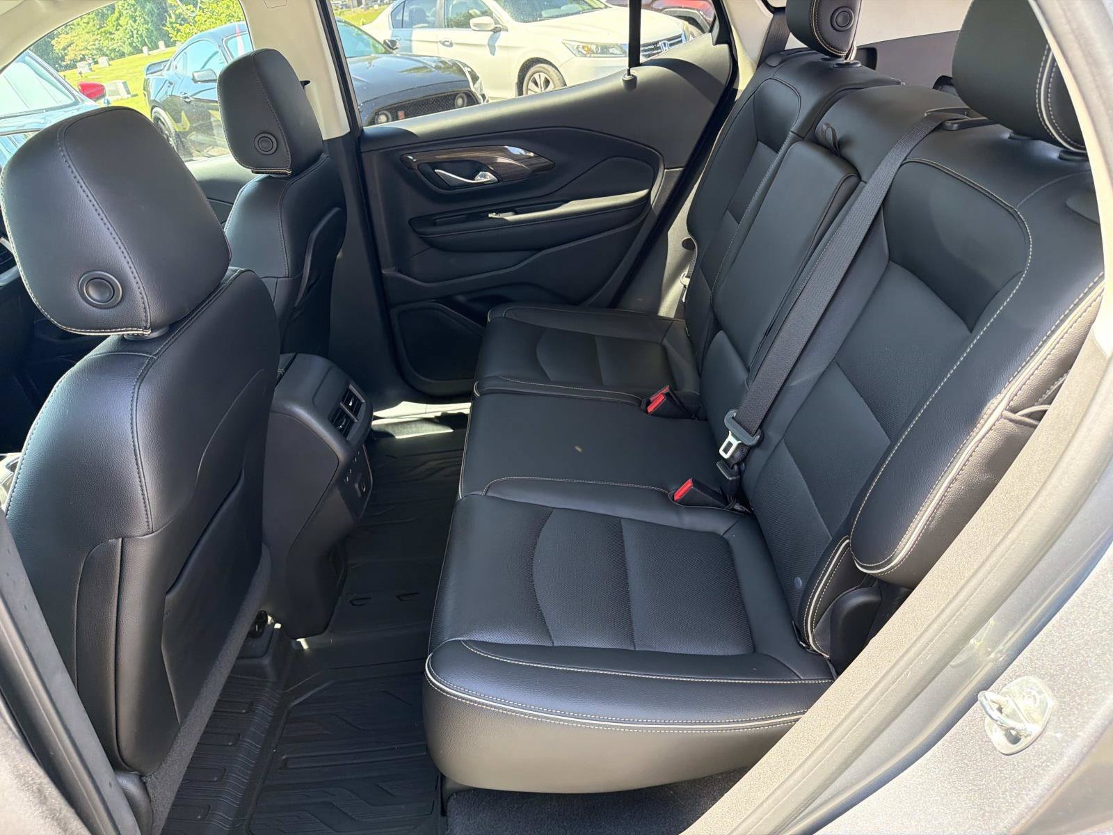 Used 2020 GMC Terrain Denali w/ Denali Premium Package FWD image 22