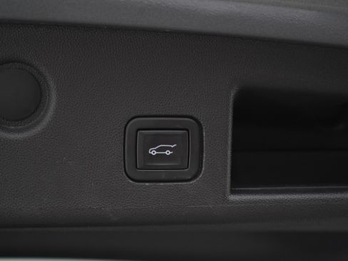 Used 2024 Chevrolet Equinox LT image 17