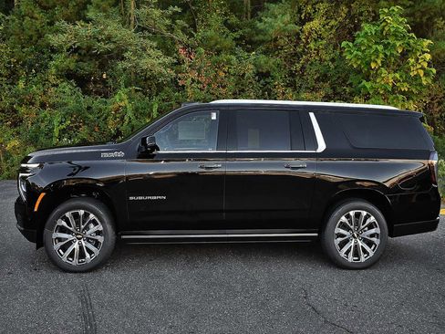 New 2026 Chevrolet Suburban High Country image 4