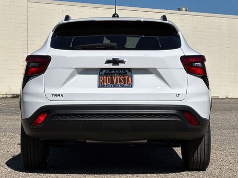 New 2026 Chevrolet Trax LT w/ Sunroof Package image 5