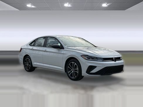 Used 2025 Volkswagen Jetta Sport image 7