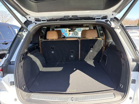 Certified 2022 Jeep Grand Cherokee Summit image 9