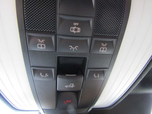 Used 2018 Mercedes-Benz AMG GT C image 18