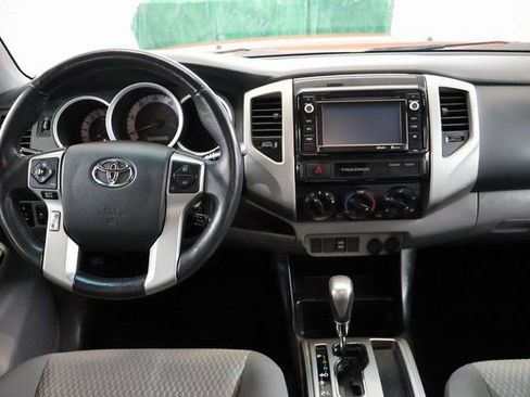 Used 2015 Toyota Tacoma PreRunner image 12