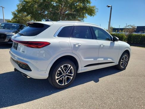 Certified 2025 Audi Q5 Premium w/ Convenience Package image 7