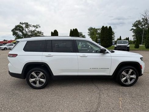 Used 2022 Jeep Grand Cherokee L Limited AWD/4WD image 7
