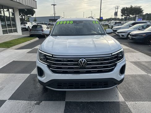 Used 2026 Volkswagen Atlas SEL AWD/4WD image 2
