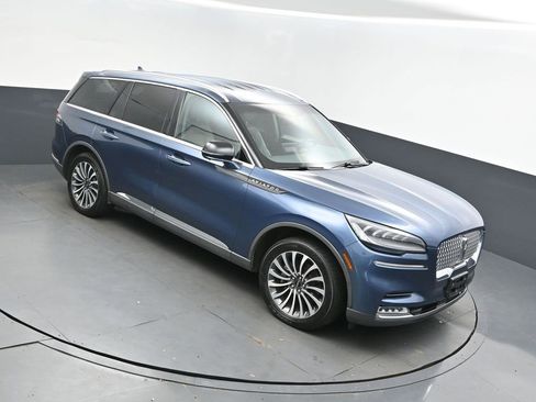 Used 2020 Lincoln Aviator Reserve w/ Class IV Trailer Tow Package image 38