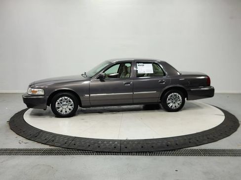 Used 2007 Mercury Grand Marquis GS RWD image 4